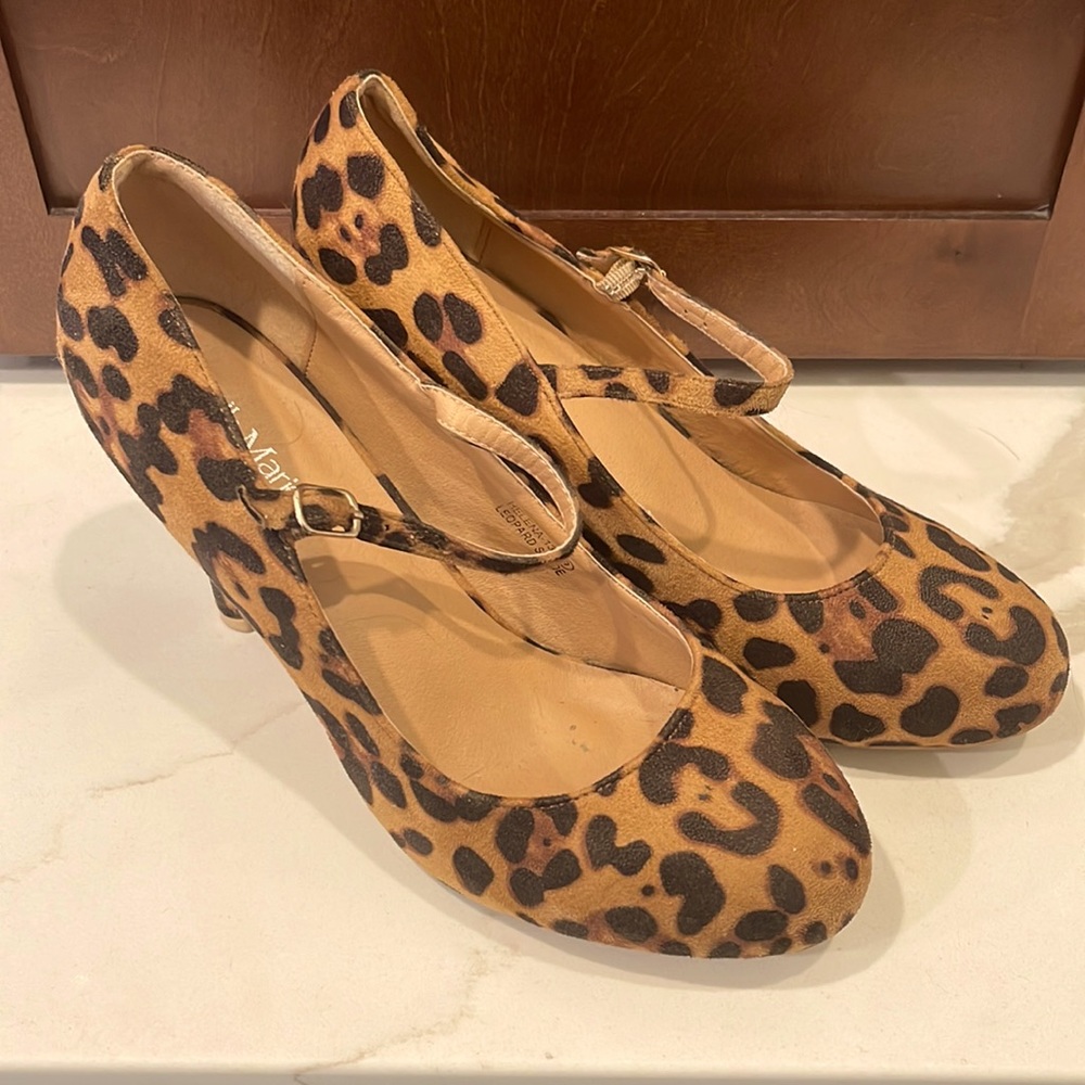 Belle Marie Leopard Print Suede Heels size 9